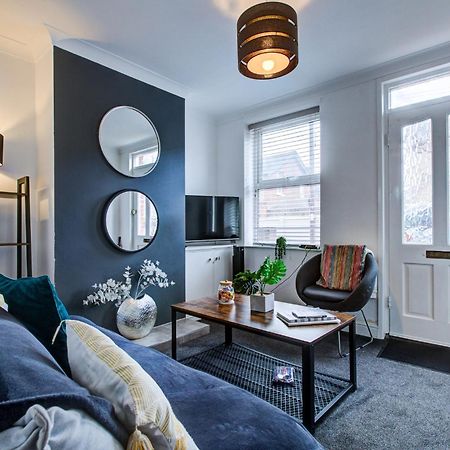 'Number 11' Central Colchester - Super Convenient 2 X Double Bed 1 X Single Bed Cottage Plus Office & Garden, 8 Min Walk Nth Station & Town Ctr, 2 Min Walk Local Shops & Restaurants Kültér fotó
