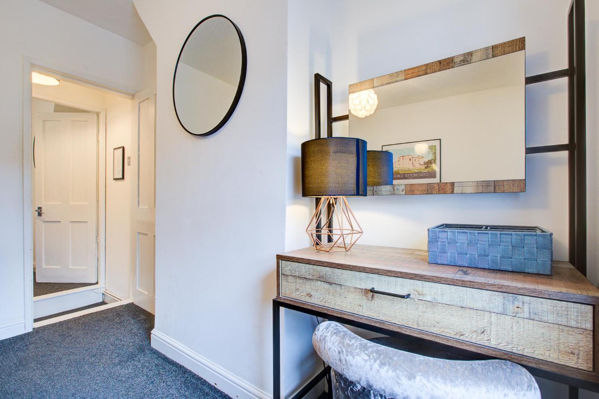 'Number 11' Central Colchester - Super Convenient 2 X Double Bed 1 X Single Bed Cottage Plus Office & Garden, 8 Min Walk Nth Station & Town Ctr, 2 Min Walk Local Shops & Restaurants Kültér fotó