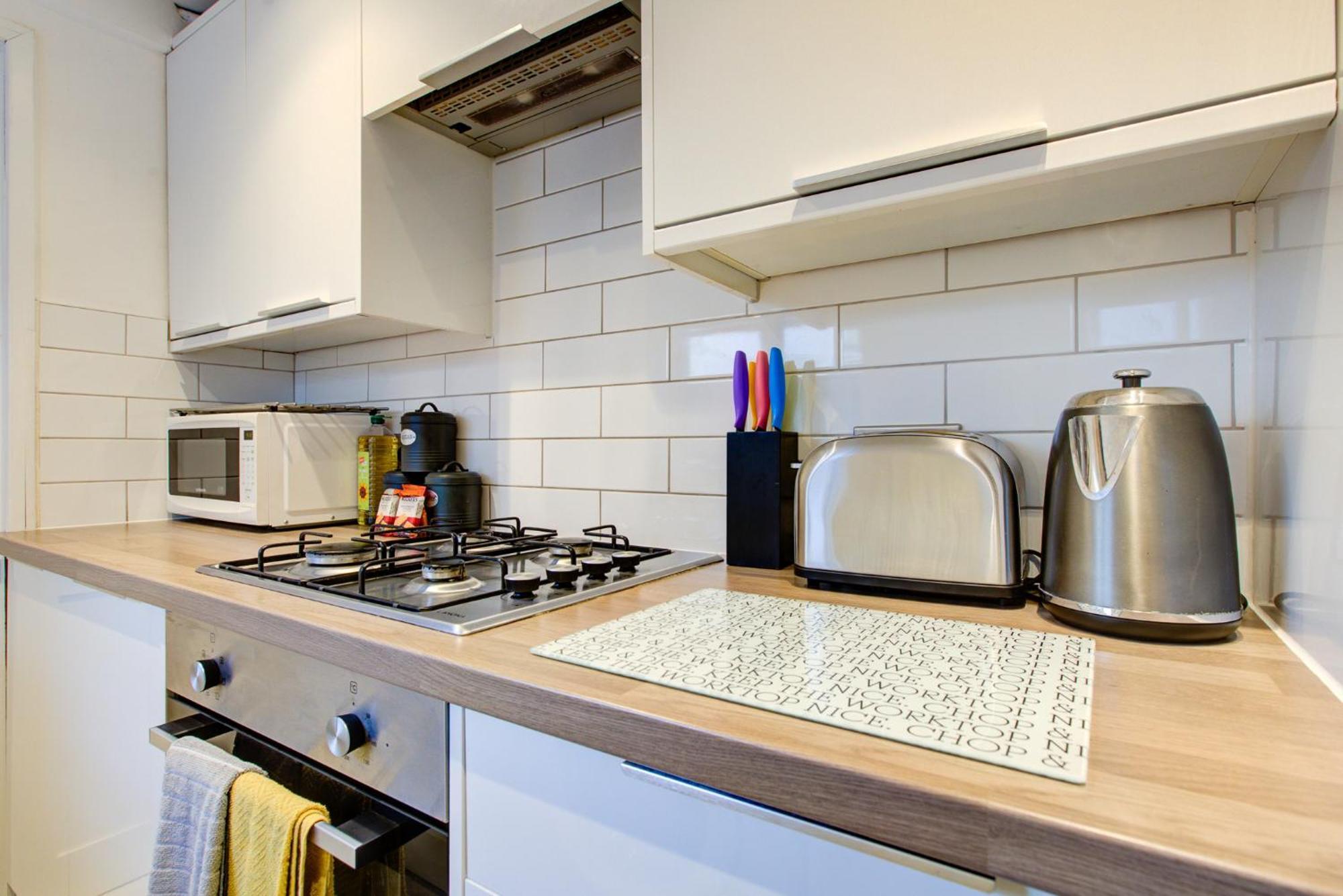 'Number 11' Central Colchester - Super Convenient 2 X Double Bed 1 X Single Bed Cottage Plus Office & Garden, 8 Min Walk Nth Station & Town Ctr, 2 Min Walk Local Shops & Restaurants Kültér fotó