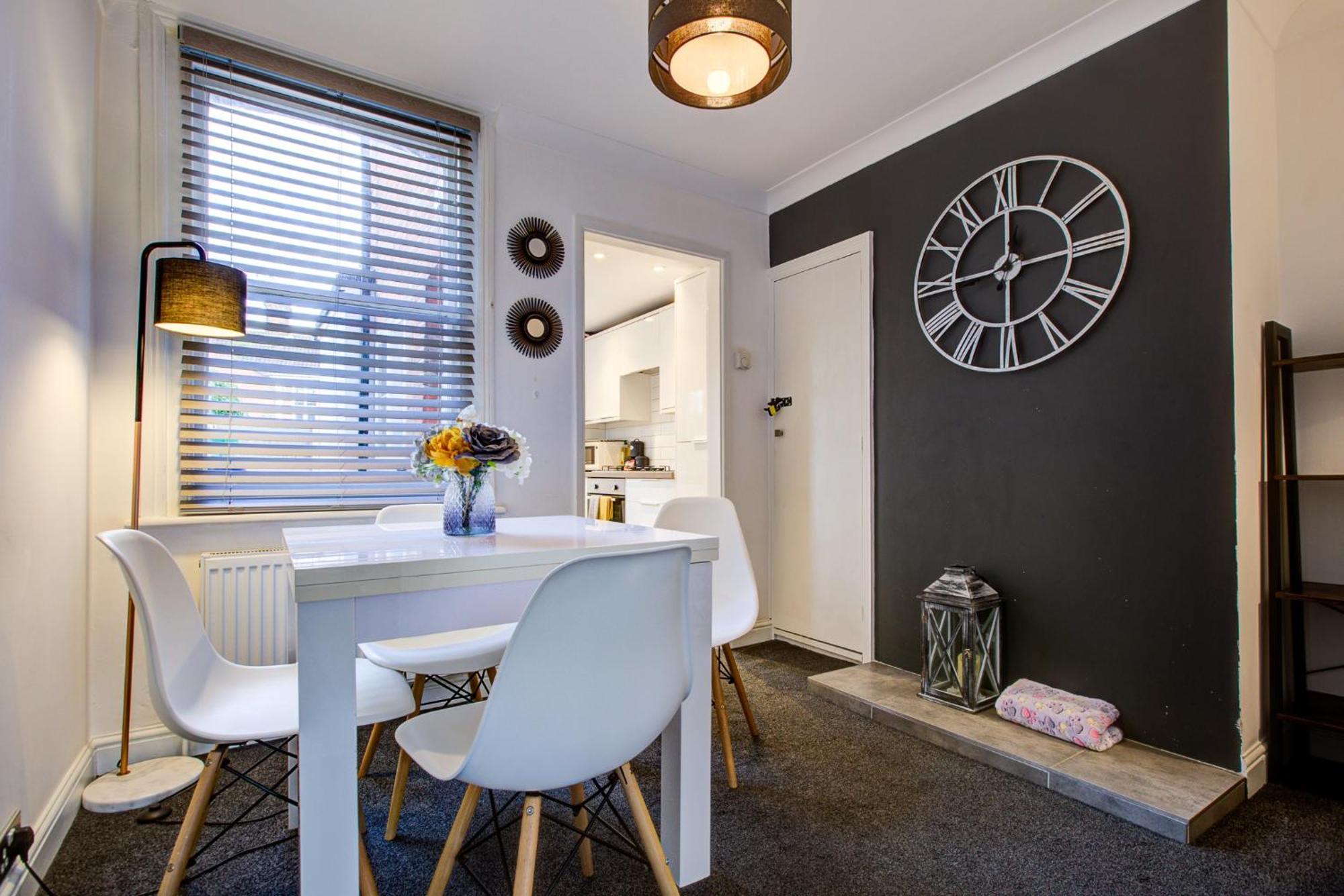 'Number 11' Central Colchester - Super Convenient 2 X Double Bed 1 X Single Bed Cottage Plus Office & Garden, 8 Min Walk Nth Station & Town Ctr, 2 Min Walk Local Shops & Restaurants Kültér fotó