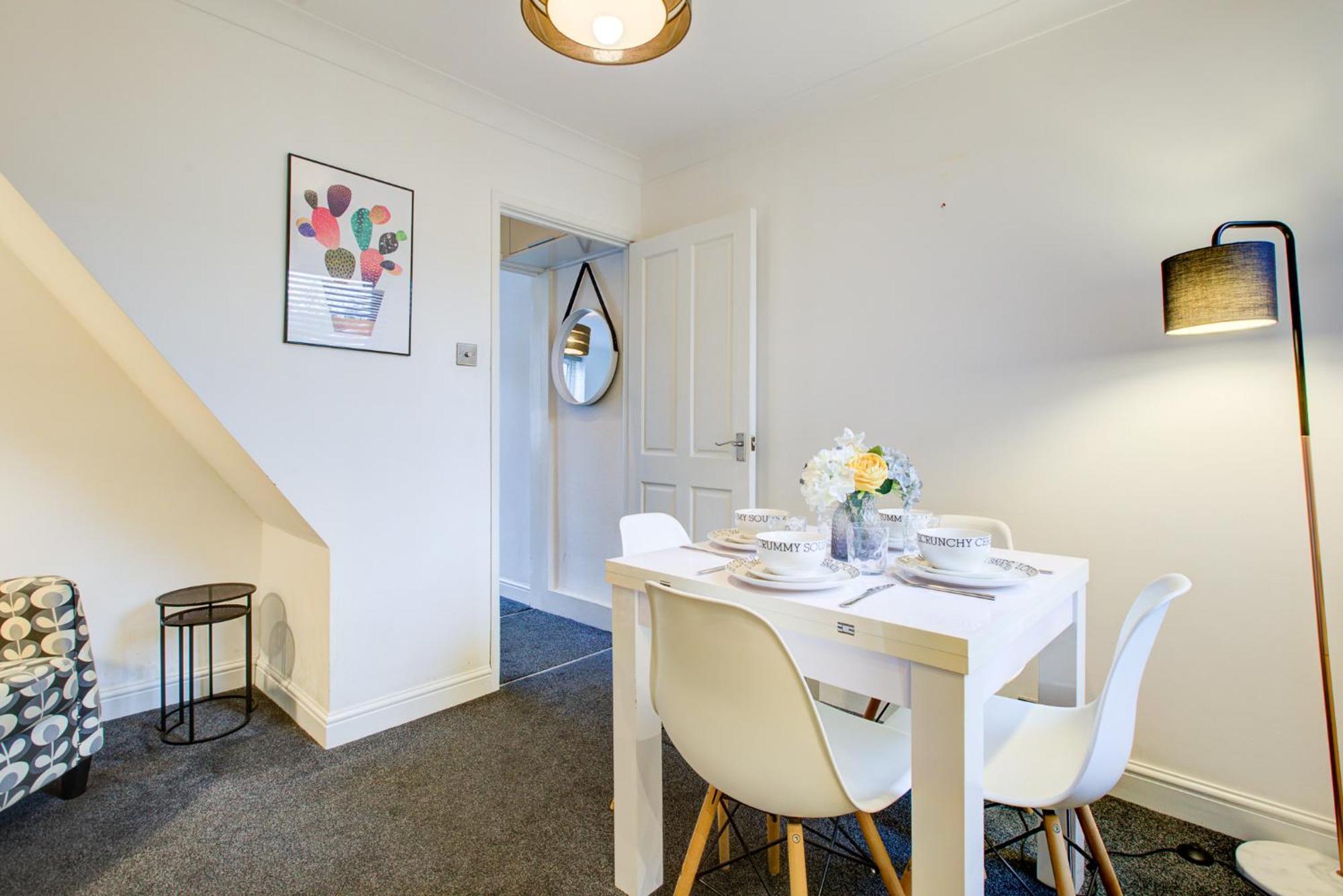 'Number 11' Central Colchester - Super Convenient 2 X Double Bed 1 X Single Bed Cottage Plus Office & Garden, 8 Min Walk Nth Station & Town Ctr, 2 Min Walk Local Shops & Restaurants Kültér fotó
