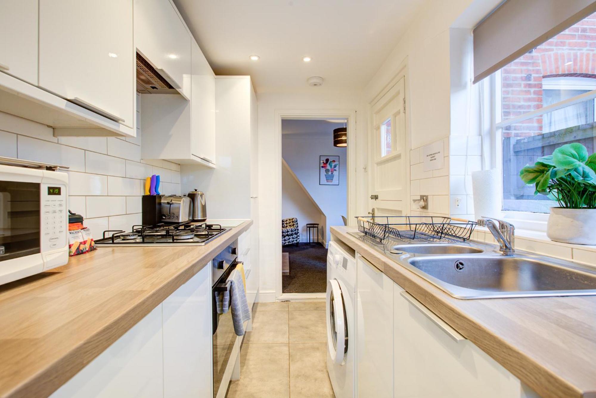 'Number 11' Central Colchester - Super Convenient 2 X Double Bed 1 X Single Bed Cottage Plus Office & Garden, 8 Min Walk Nth Station & Town Ctr, 2 Min Walk Local Shops & Restaurants Kültér fotó